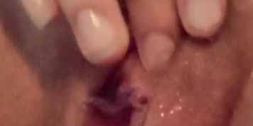 Loud moaning BBW rubbing very wet pussy til orgasm close up