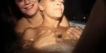 Jacuzzi masturbation