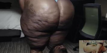 Marshae ass smother