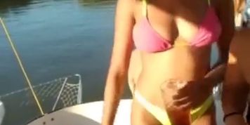 Flavia Modelo Argentina moviendo el culo