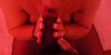 Gran pompino con sborrata sulla lingua e sul seno - video 1