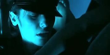 Axelle knows the taste of her pussy
