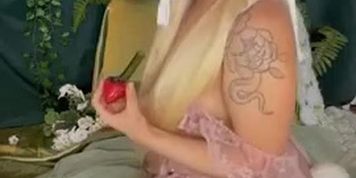 fayedawnx cake sitting blowjob