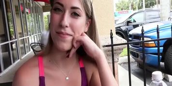 Mofos - Post-Workout Treat For Gym Girl