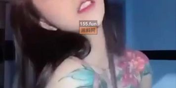 Qi Jiali.  masturbation