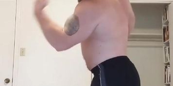 Beefy Bodybuilder Posing & Strip Tease. Onlyfans-BeefBeast