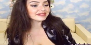 amazing girl on cam teasing her body