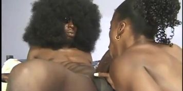 Ebony girl fucks like a goddess