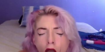 Webcam Girl PettiteJ Makes a Sloppy Mess on her face