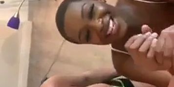 Head from 2 bad bitches