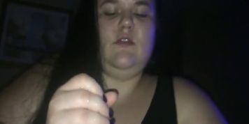 Fat white hoe sucking cock