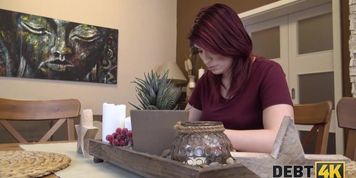 DEBT4k. Schwangere haben Sex, um Geld f&iuml;&iquest;&frac12;r Kinderartikel zu bekommen (Jessica Rex)