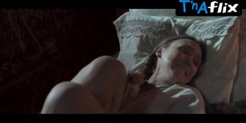 Darya Ekamasova Butt,  Breasts Scene  in Zhila-Byla Odna Baba