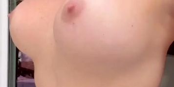 Bounce baby, bounce ? by nikkistone from OnlyFans | Coomer
