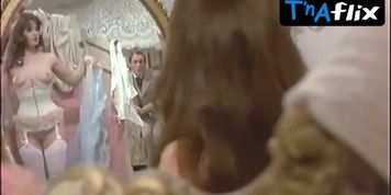 Azucena Hernandez Sexy Scene  in La Momia Nacional