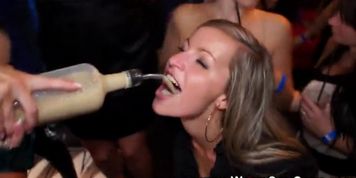 Real young teens giving head in a party