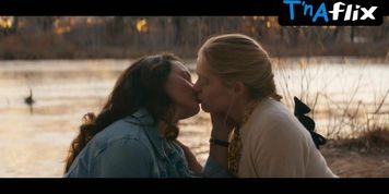 Kristin Davis Lesbian Scene  in Deadly Illusions