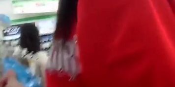 Asian teen upskirted in the supermarket