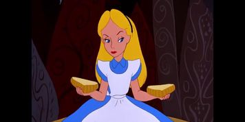 Alice in Wonderland Growth - Alicia en el pa&iacute;s de las maravillas creciendo (Olga Shkabarnya)