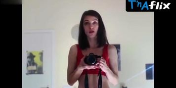 Ioana Bugarin Sexy Scene  in Mia Isi Rateaza Razbunarea