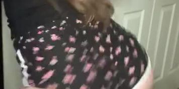 Cute THICC White Girl Twerks Her Fat Ass