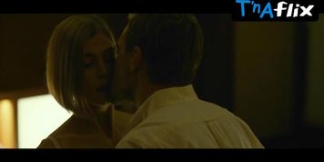 Rosamund Pike Underwear Scene  in Gone Girl