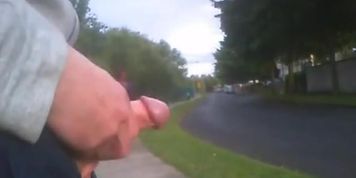 Flash and cum in public