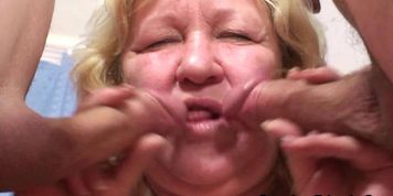 GRANDMA FRIENDS - Chubby blonde mature double penetrated