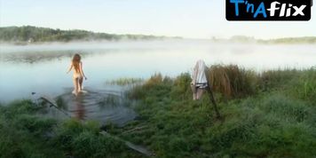 Elena Radevich Bikini Scene  in Lyubov I Razluka