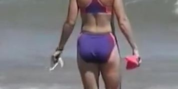 Voyeur camera shooting candid asses on Miami beach 05zs
