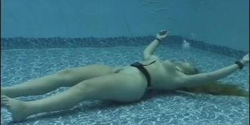 Maggie underwater pleasure 3