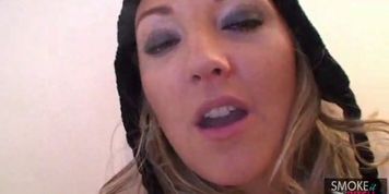 SMOKE IT BITCH - Krystal Swift smokes (Kristal)