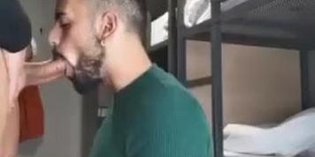 Motoqueiros meteram na garagem de casa