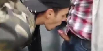 Cojida en Metro de la Ciudad de Mexico