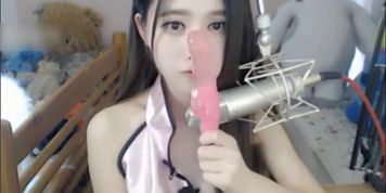 Asian cute teen plays her pussy with toy