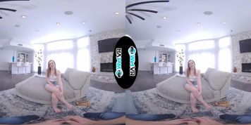 WETVR Hot Brunette Spreads Her Legs In VR (Samantha Reigns)