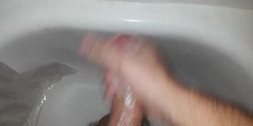 Guy jerking off ( moaning, nice cumshot)