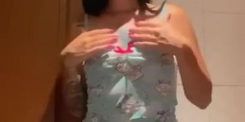 Arab girl show body (Alita Angel, Serenity Cox)