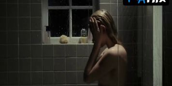 Haley Bennett Nude Scene  in The Girl On The Train