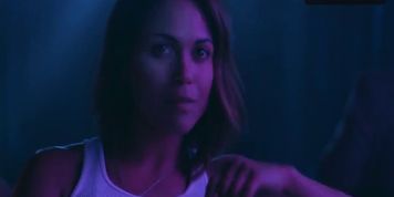 RILEY VOELKEL MONICA RAYMUND HIGHTOWN S1E6 LESBIAN STRIPPER SCENE