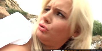 Sexi Blonde Big Boobs Babe Phoenix Marie Fuck Outside