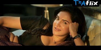 Honey Rose Butt,  Breasts Scene  in Veera Simha Reddy