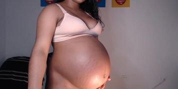 Fat pregnant latina