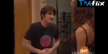 Jill Latiano Sexy Scene  in Drake AND Josh
