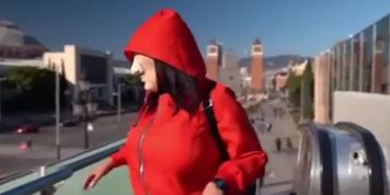 Mujer de papel (Ortega Twins, Sheila Ortega)