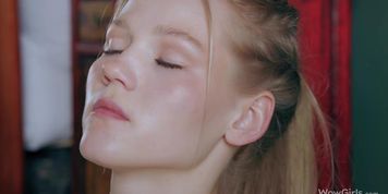 Hot Blonde Girl Diana Heaven Masturbating During a Workout