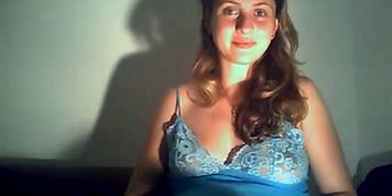 preggo girl in webcam