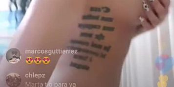 Chica hermosa se desnuda en un directo de Instagram #1