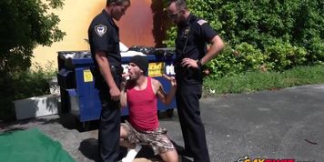 Join these Sexy Gay Threesome get some Jizz and Hardcore Sex at the street. Find more Interracial ga