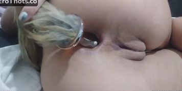 chise-chan close-up anal play